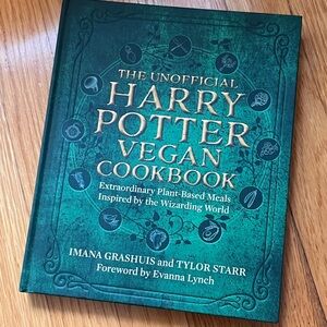 Warner Bros. Harry Potter Vegan Cookbook - Green